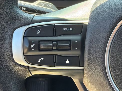 Used 2025 Kia Sportage LX FWD image 24
