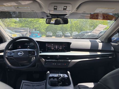 Used 2025 Nissan Murano SL AWD/4WD image 14