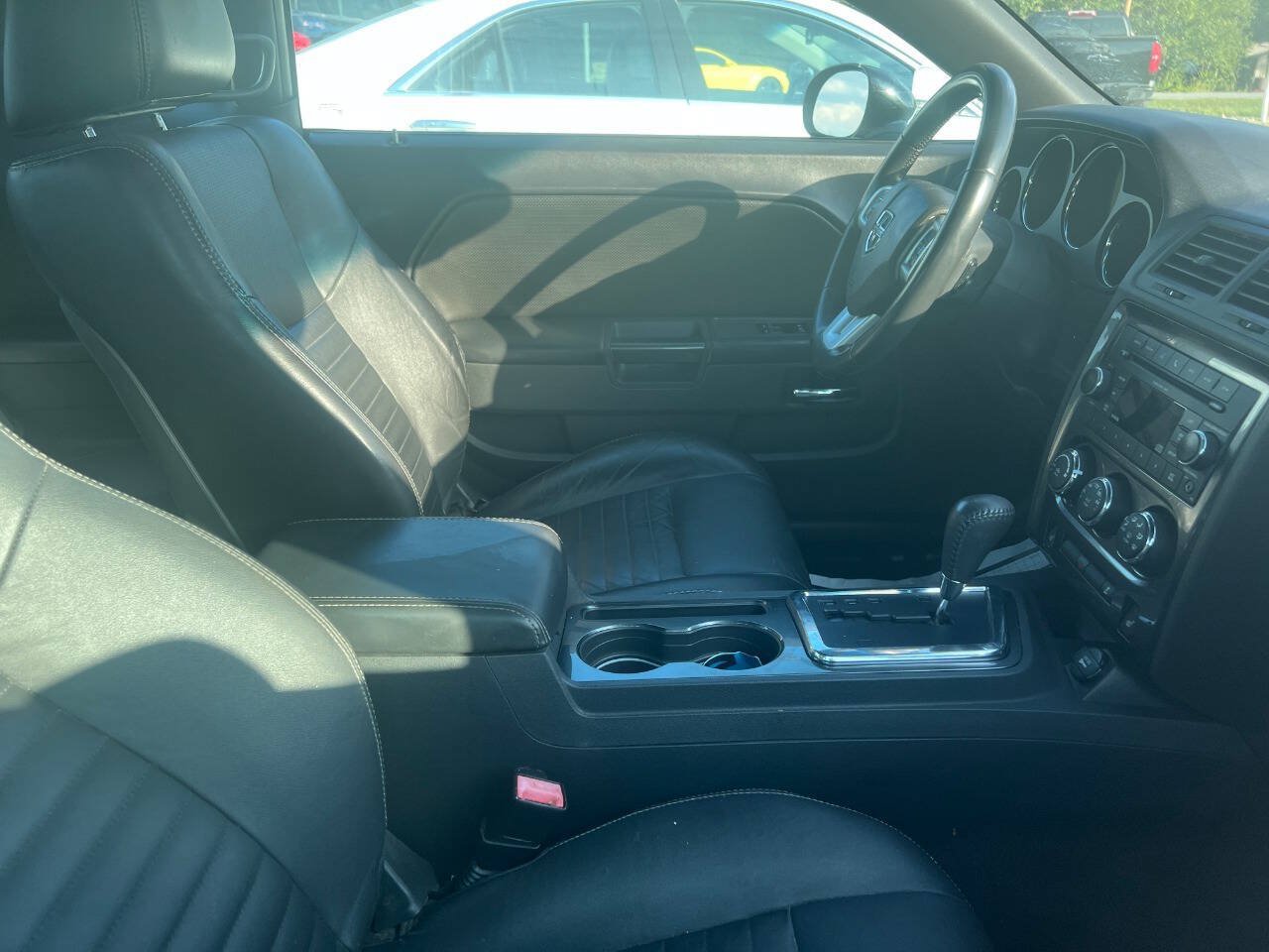 Used 2011 Dodge Challenger RWD image 12