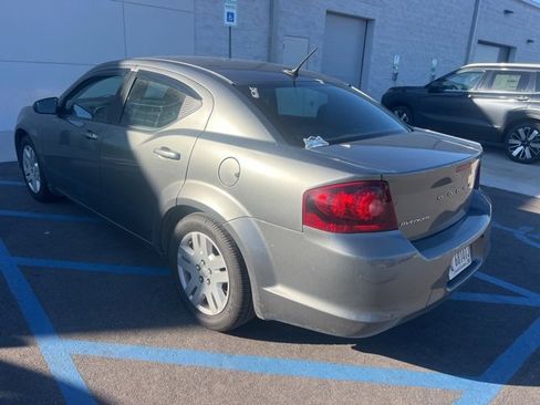 Used 2012 Dodge Avenger SE image 2