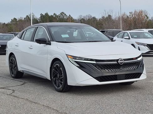 New 2026 Nissan Sentra SR w/ SR Premium Package FWD image 2