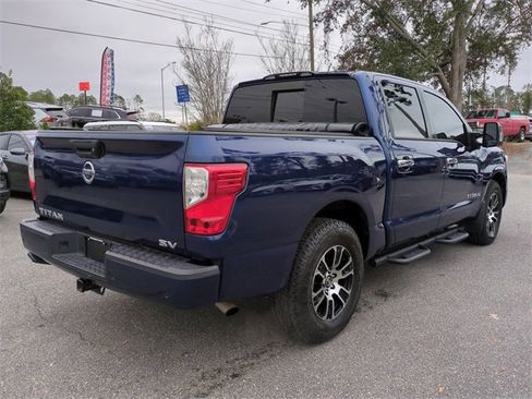 Used 2021 Nissan Titan SV w/ SV Convenience Package image 5