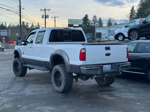 Used 2011 Ford F350 Lariat image 3