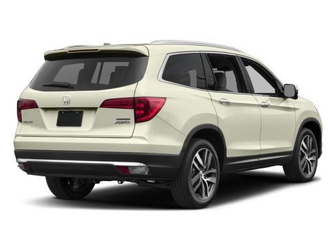 Used 2017 Honda Pilot Touring image 2