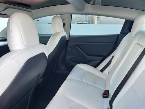 Used 2021 Tesla Model 3 Standard Range Plus image 22