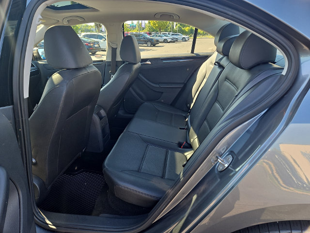 Used 2016 Volkswagen Jetta SEL w/ Lighting Package FWD image 10