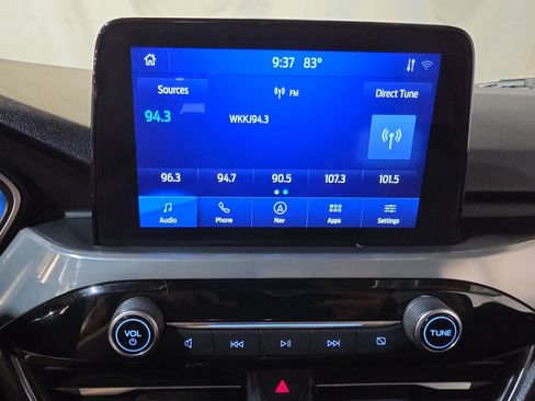 Used 2021 Ford Escape Titanium AWD/4WD image 12