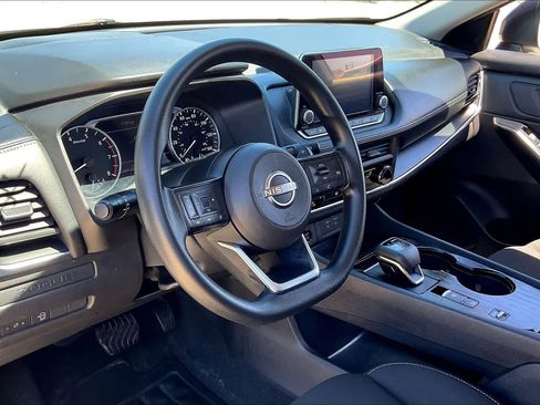 Used 2024 Nissan Rogue S FWD image 16