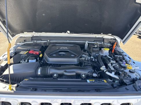 Used 2023 Jeep Wrangler Unlimited Sahara w/ Cold Weather Group image 35