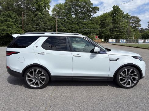 Used 2017 Land Rover Discovery HSE AWD/4WD image 7