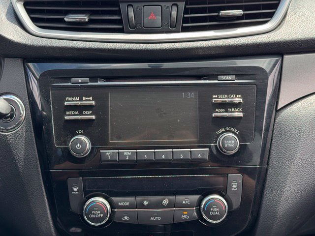Used 2015 Nissan Rogue SV AWD/4WD image 3