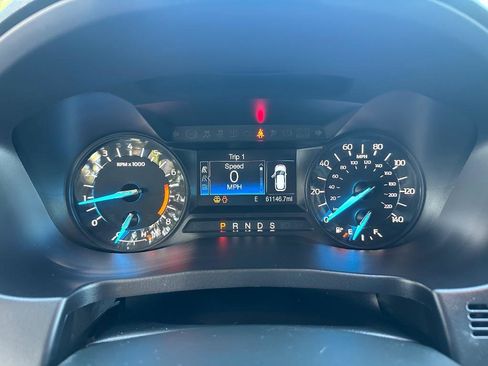 Used 2018 Ford Explorer XLT image 12