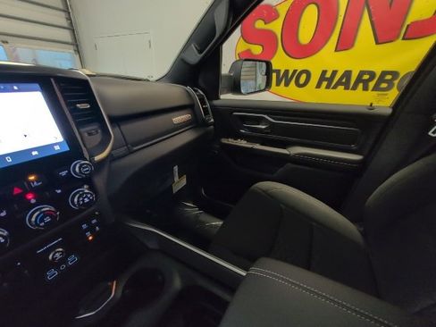 New 2026 RAM 1500 4x4 Crew Cab image 29