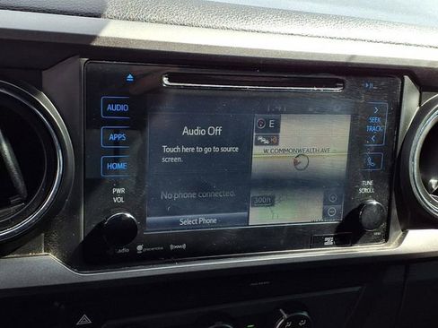 Used 2019 Toyota Tacoma TRD Sport w/ Technology Package image 4