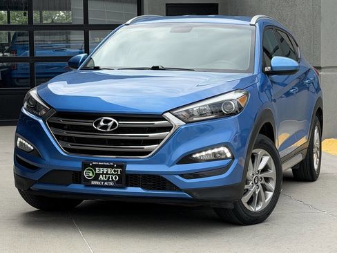 Used 2017 Hyundai Tucson SE AWD/4WD image 3