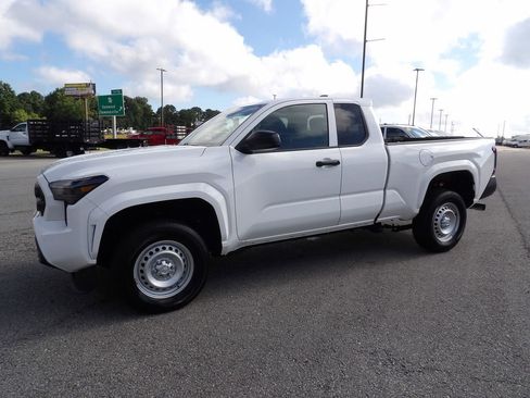 Used 2024 Toyota Tacoma SR RWD image 3