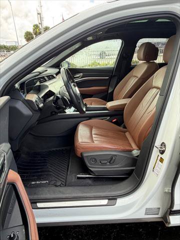 Used 2024 Audi Q8 e-tron Premium Plus w/ Premium Plus Package AWD/4WD image 12