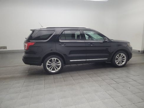Used 2018 Ford Explorer XLT w/ Equipment Group 202A AWD/4WD image 10