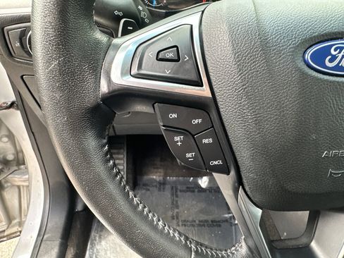 Used 2018 Ford Edge SEL AWD/4WD image 18