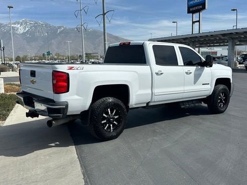Used 2019 Chevrolet Silverado 2500 LT AWD/4WD image 24
