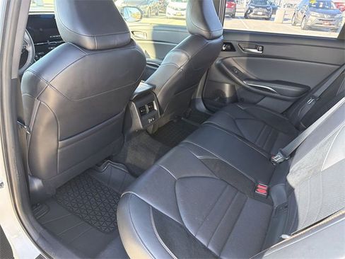 Used 2022 Toyota Avalon XSE image 29