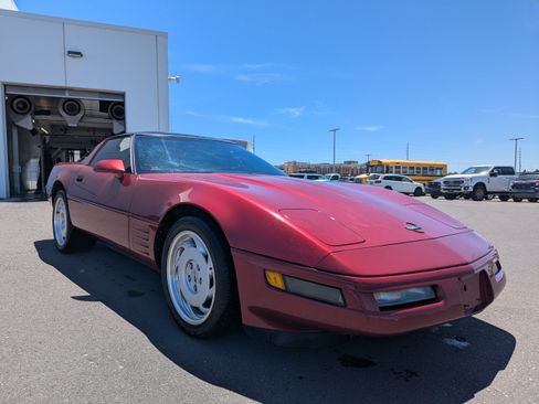 Used 1991 Chevrolet Corvette Coupe RWD image 3