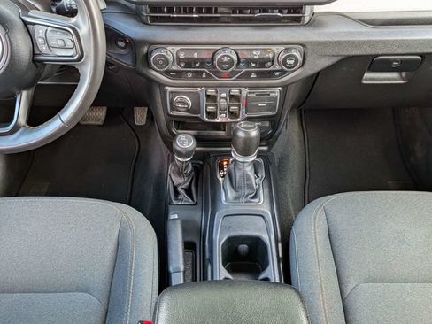 Used 2024 Jeep Wrangler Unlimited Sport AWD/4WD image 21