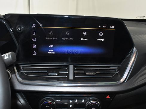 Used 2025 Chevrolet Trax ACTIV w/ Driver Confidence Package image 19