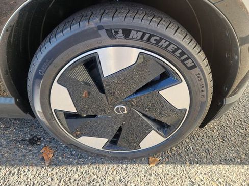 New 2025 Volvo EX30 Plus w/ Protection Package Premier AWD/4WD image 18