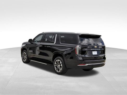 Used 2025 Chevrolet Suburban LT w/ Comfort Package RWD image 3