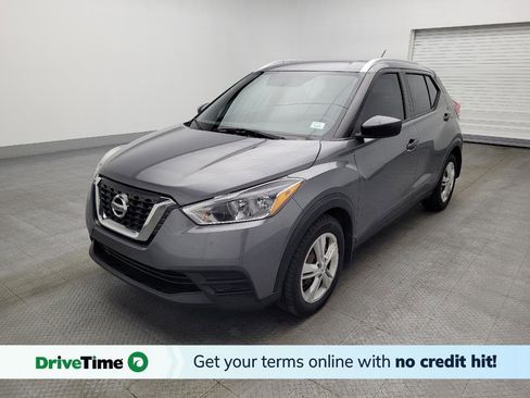 Used 2018 Nissan Kicks S image 1