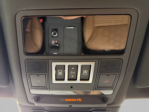 Certified 2026 Land Rover Discovery Limited Edition AWD/4WD image 23