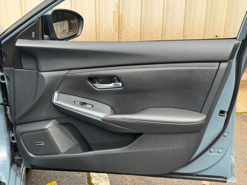 Used 2025 Nissan Sentra SR w/ SR Premium Package FWD image 38