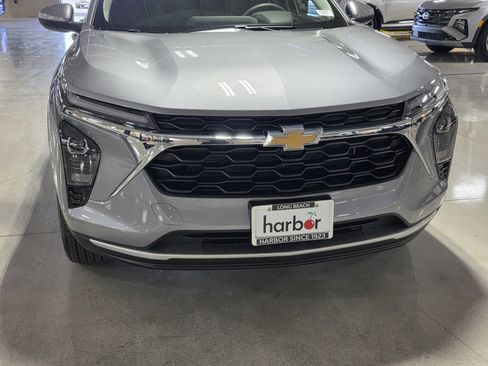 New 2026 Chevrolet Trax LT image 9