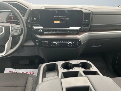 Used 2024 GMC Sierra 1500 Elevation AWD/4WD image 11