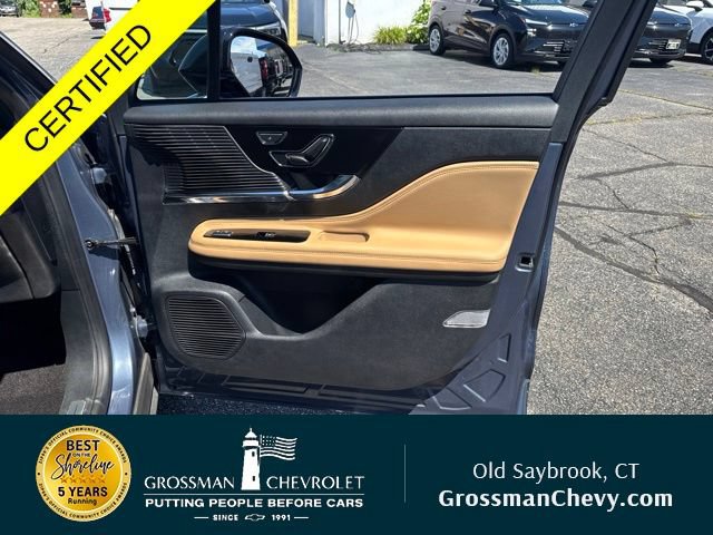 Used 2022 Lincoln Corsair Reserve w/ Equipment Group 201A AWD/4WD image 27