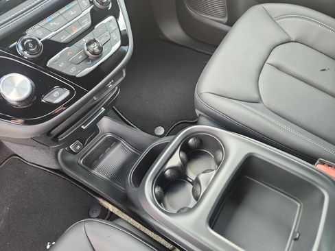 New 2026 Chrysler Pacifica Select image 16