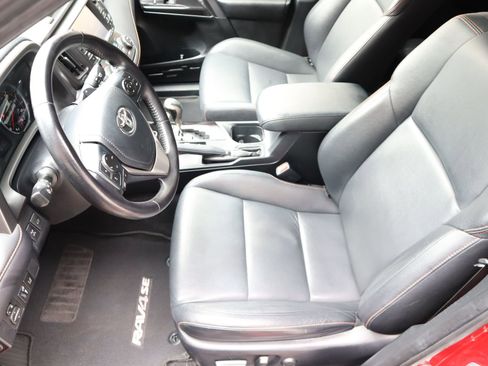 Used 2017 Toyota RAV4 SE w/ Advanced Technology Package image 26