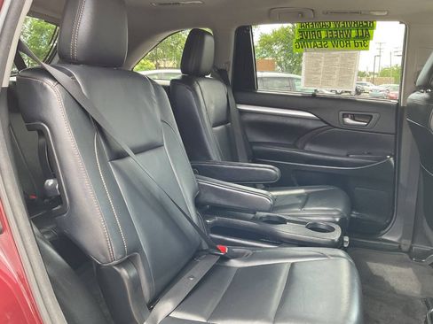 Used 2017 Toyota Highlander XLE AWD/4WD image 45
