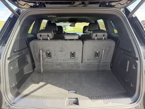 Used 2024 GMC Acadia Elevation image 29