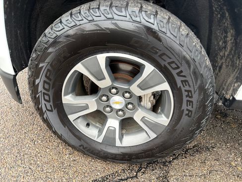 Used 2015 Chevrolet Colorado Z71 AWD/4WD image 31