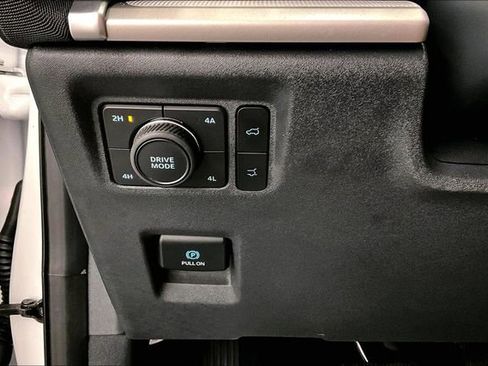Used 2025 Ford Expedition Active AWD/4WD image 38