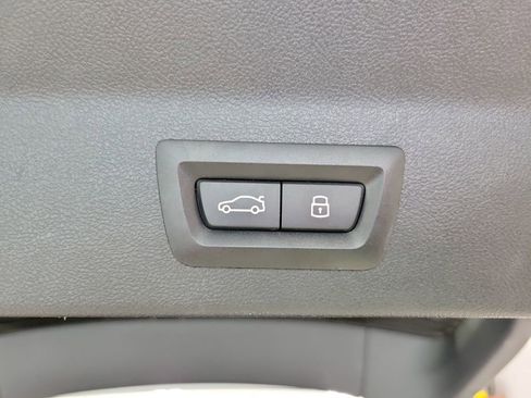 Used 2024 BMW X3 xDrive30i image 11