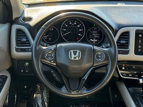 Used 2018 Honda HR-V EX-L image 13