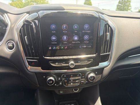 Used 2021 Chevrolet Traverse Premier w/ Redline Edition FWD image 7