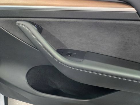 Used 2023 Tesla Model Y Performance AWD/4WD image 6