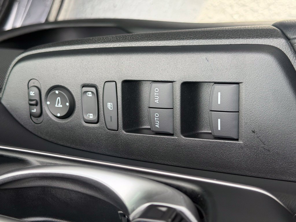 Used 2022 Honda CR-V Touring image 18
