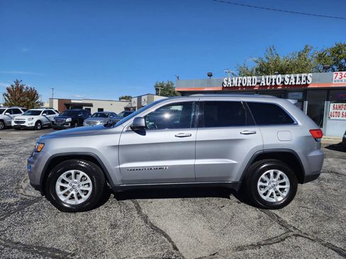 Used 2017 Jeep Grand Cherokee Laredo w/ Quick Order Package 23E image 3