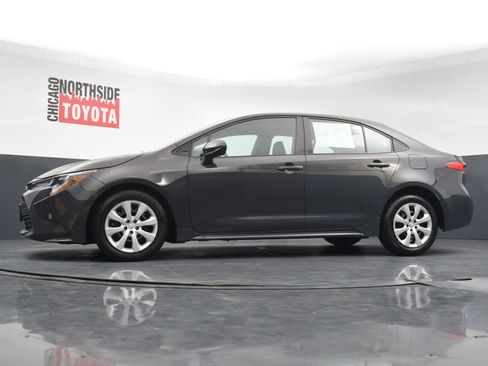 Used 2023 Toyota Corolla LE image 24