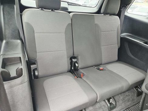 Used 2020 Chevrolet Traverse LT FWD image 12